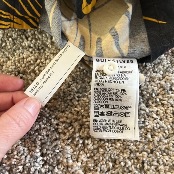 Quiksilver boys button down shirt size 5T / 5 in navy and gold - Picture 5 of 7